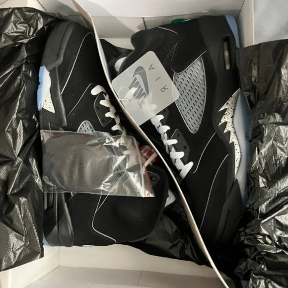 Jordan 5 black metallic - Picture 2 of 4